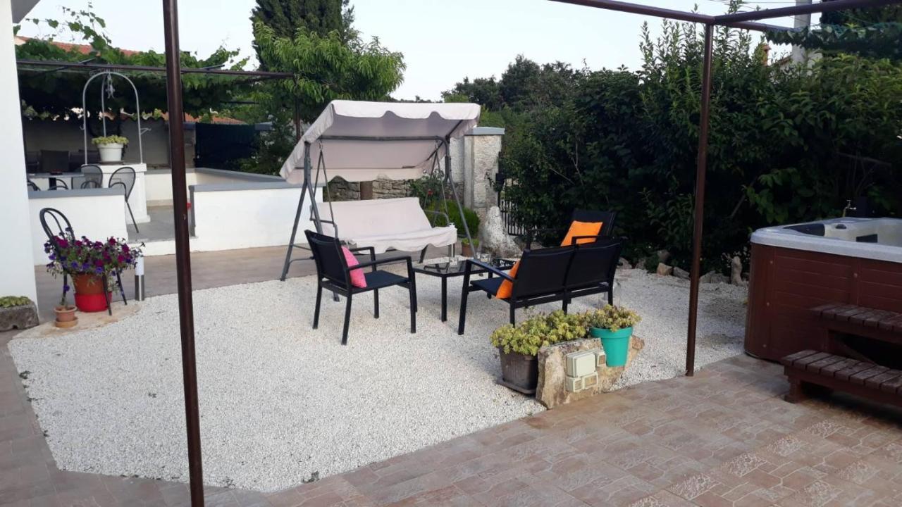 Holiday Home Dioniza Vodnjan Bagian luar foto