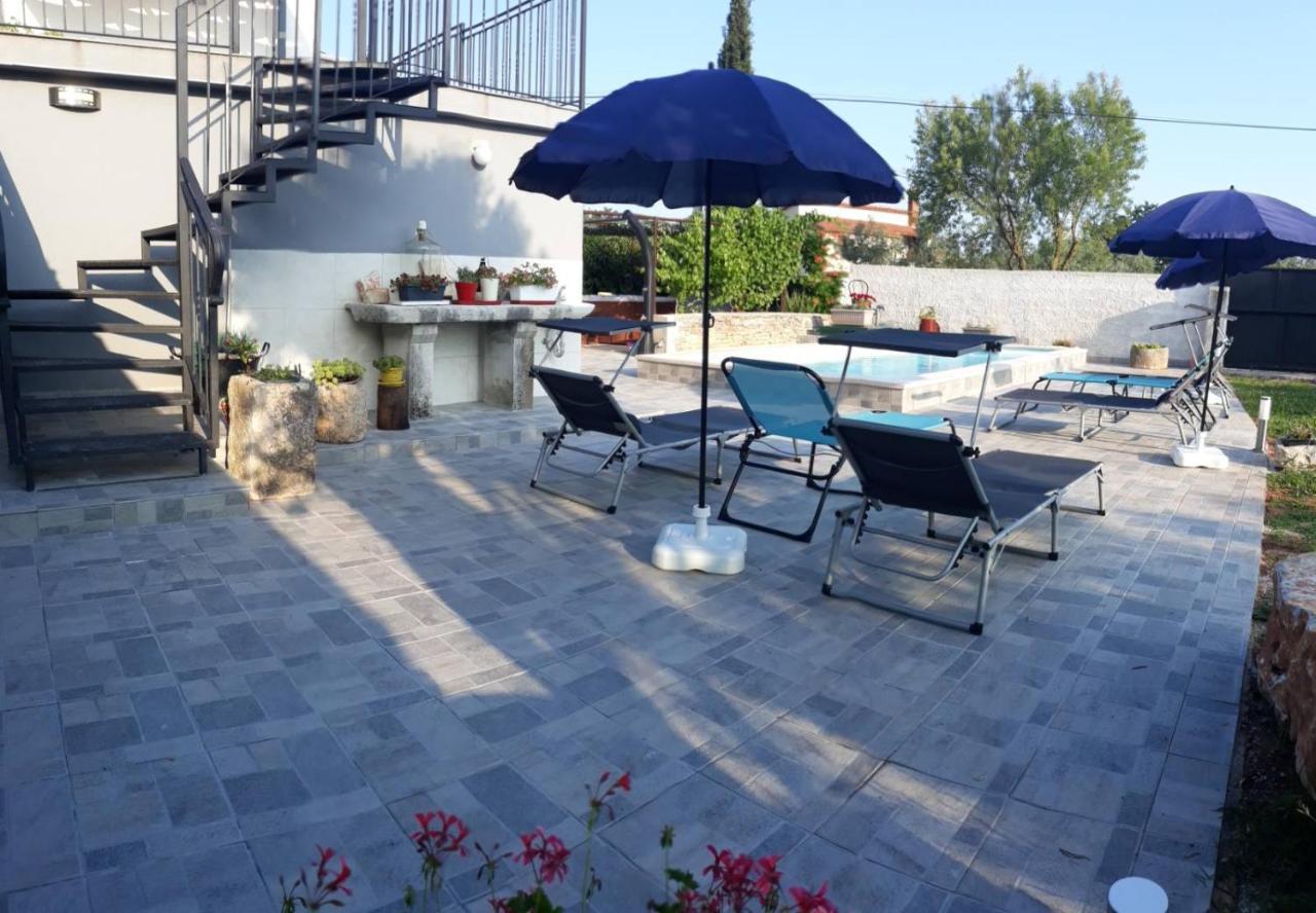 Holiday Home Dioniza Vodnjan Bagian luar foto